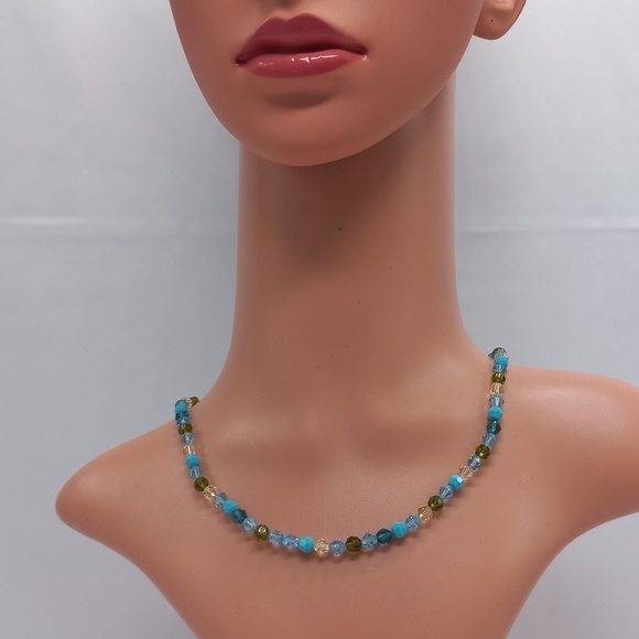 Swarovski Crystals Necklace - Picture 7 of 9